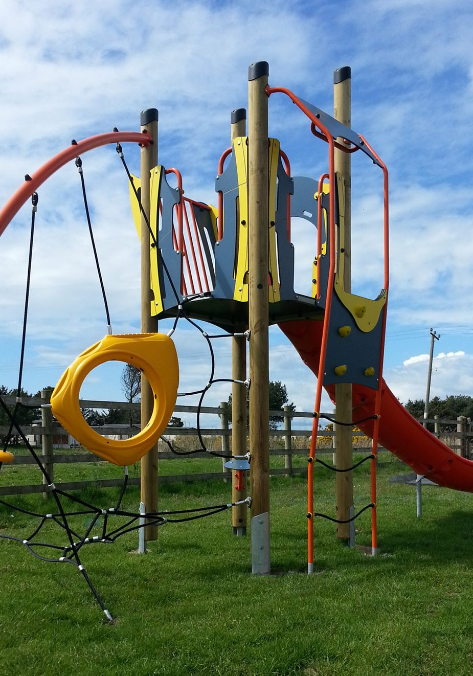 be-bop plus-plastic slide-blue yellow-park-grasslok-02 be-bop plus-plastic slide-blue yellow-park-grasslok-02
