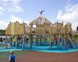 Childrens large play park